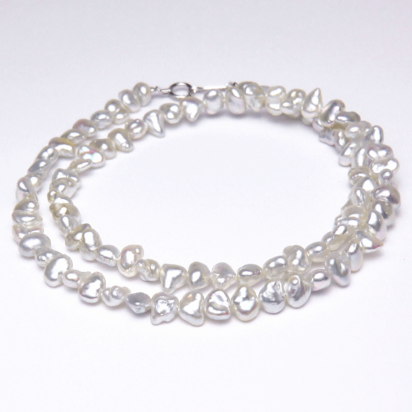 アコヤ真珠「ケシ」ネックレス（ホワイトカラー／5.5-6.5mm） | 真珠専門エイチパールドットコム 東田真珠