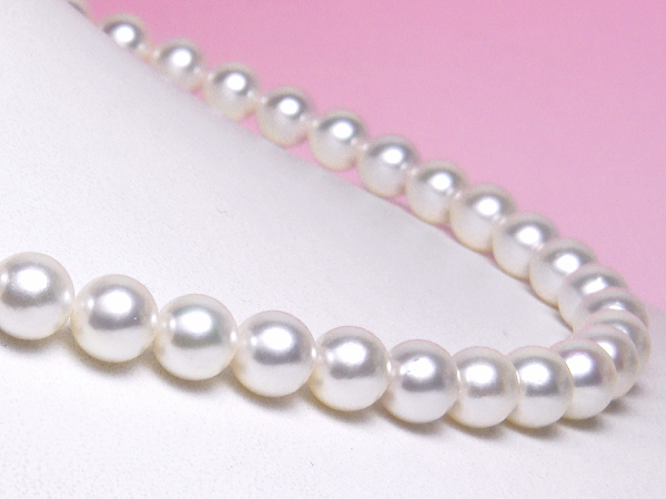 アコヤ真珠ネックレス（8.5～8.0ミリ）