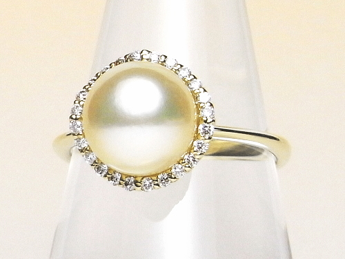 ナチュラルゴールドカラーのK18アコヤ真珠ダイヤ入りリング