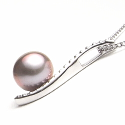 レッドパープルカラーの淡水真珠ペンダント（8mm）側面