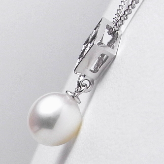 淡水真珠ペンダント（8mm）