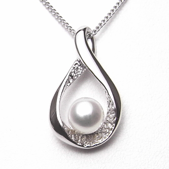 淡水真珠ペンダント（6mm）