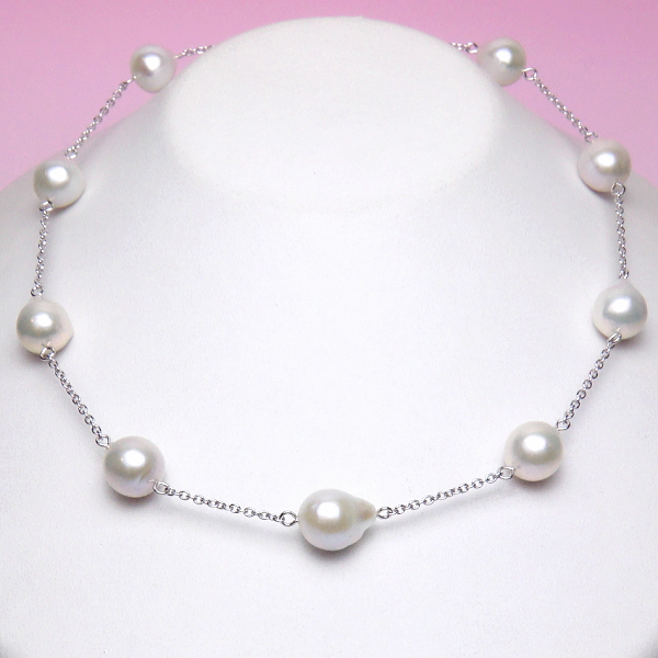 淡水真珠ステーションネックレス（11.0～10.5ミリ） 全体