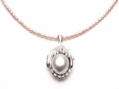 超ベビーサイズの淡水真珠ネックレス（ピンクカラー） 使用例1