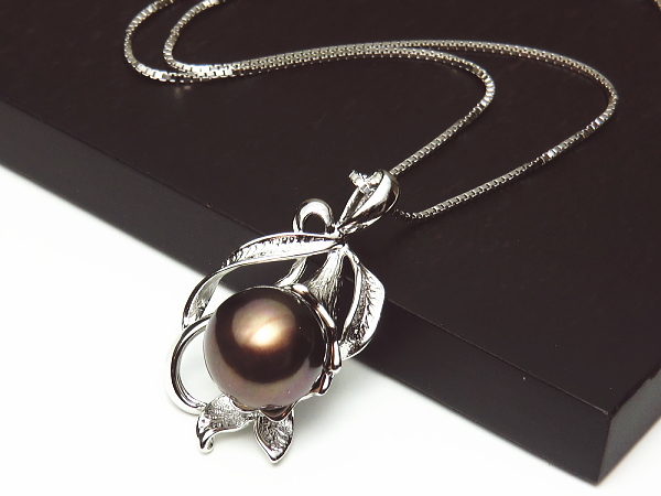 「ショコラカラー」黒蝶真珠ペンダント（ショコラパール）