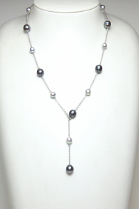 黒蝶真珠＆アコヤ真珠ステーションネックレス（Y字/45cm）